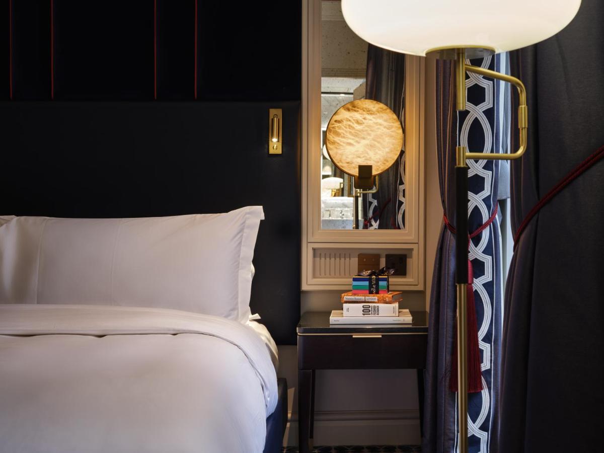 The Mayfair Townhouse - An Iconic Luxury Hotel Лондон Екстериор снимка A room at the hotel