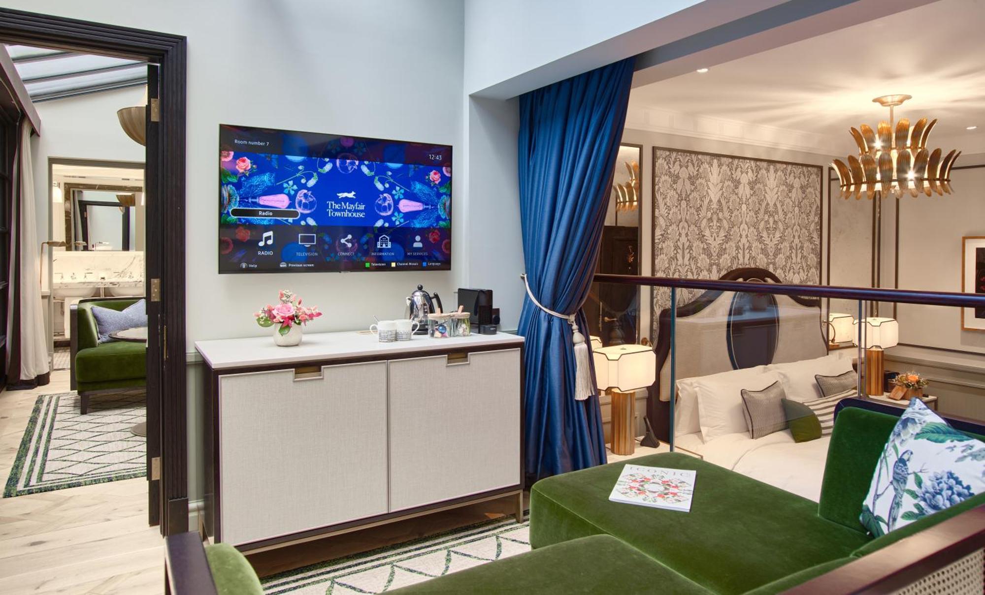 The Mayfair Townhouse - An Iconic Luxury Hotel Лондон Екстериор снимка A suite at the hotel